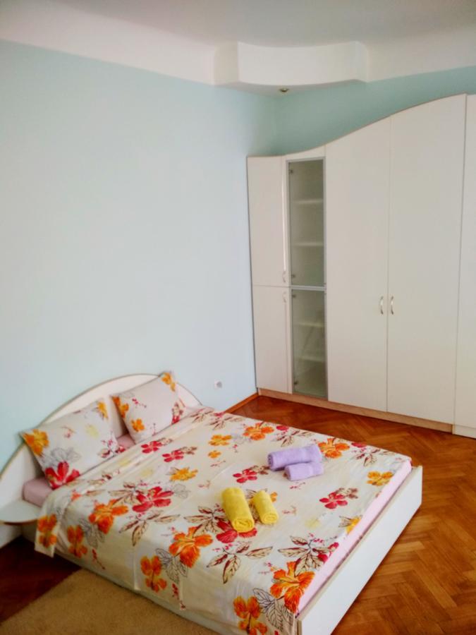 Apartments On Valova 25 Lviv Eksteriør billede