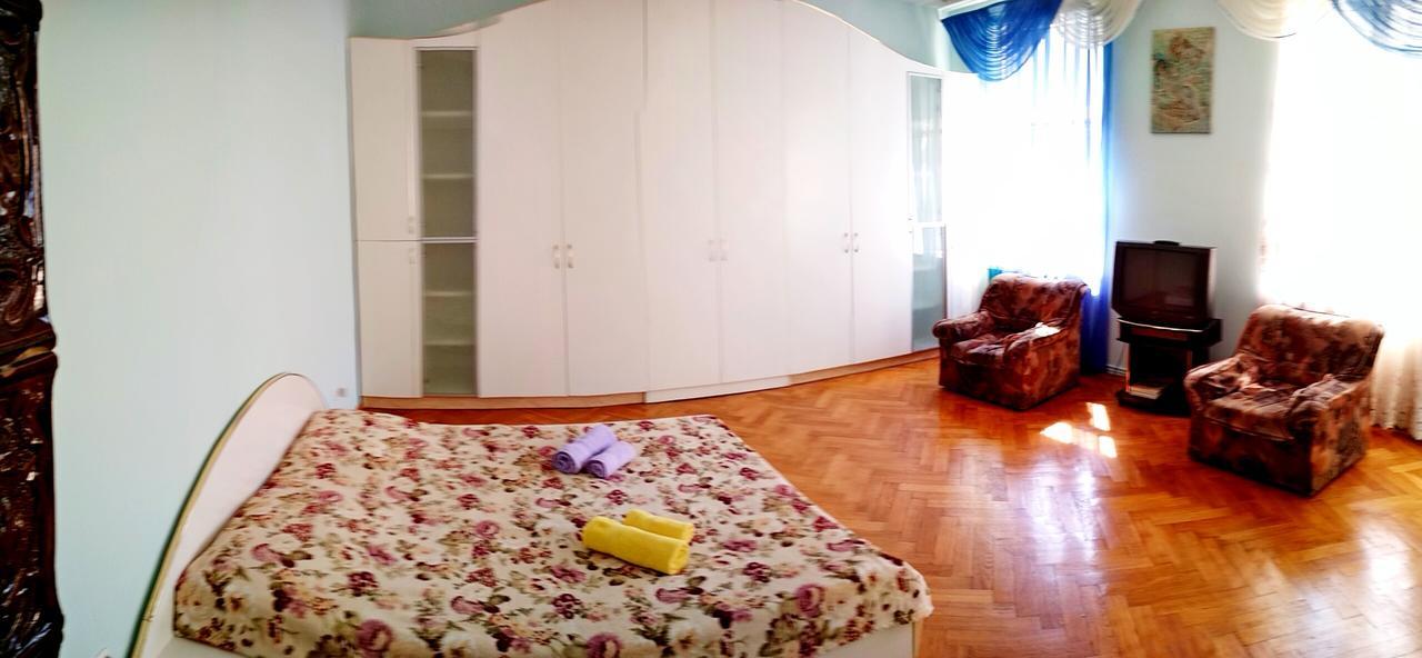 Apartments On Valova 25 Lviv Eksteriør billede