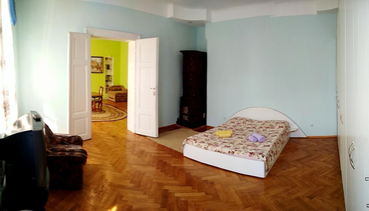 Apartments On Valova 25 Lviv Eksteriør billede